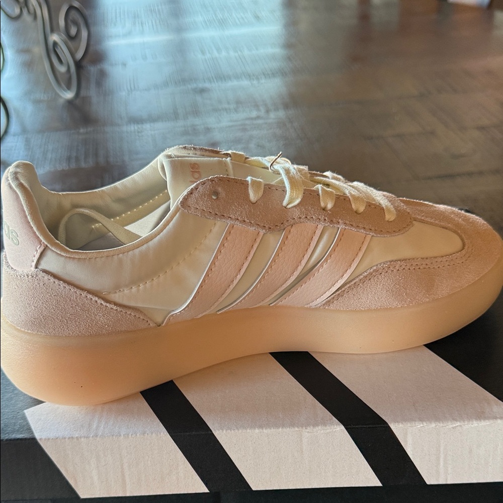 Adidas Barr da Decode Women's Pink and Cream Sneakers size 6.5